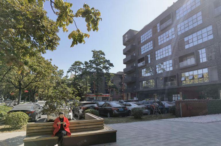 50起租虎门龙眼3万平标准厂房仓库出租一楼17二楼10元