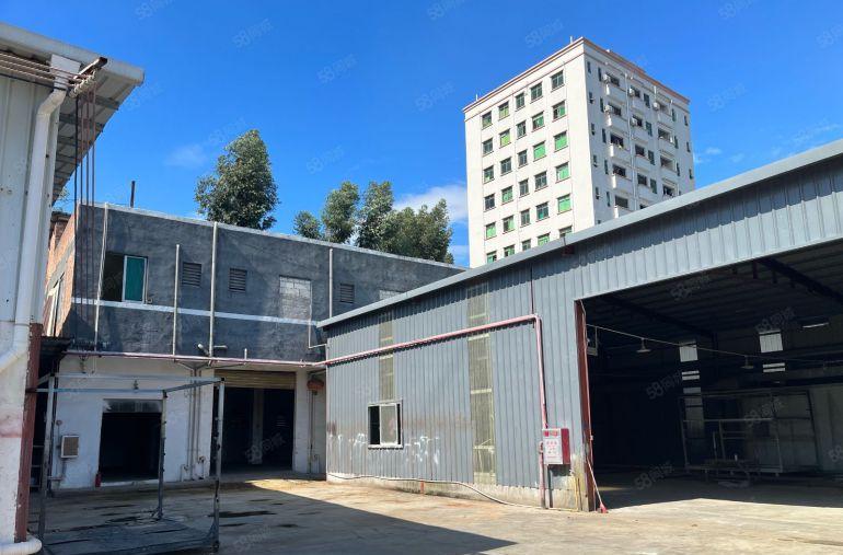 低价单一层小独院1500方水电齐全带有宿舍办公楼