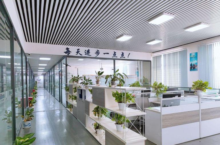 东莞市虎门镇新出精装修电子厂2200方出租，无转让费