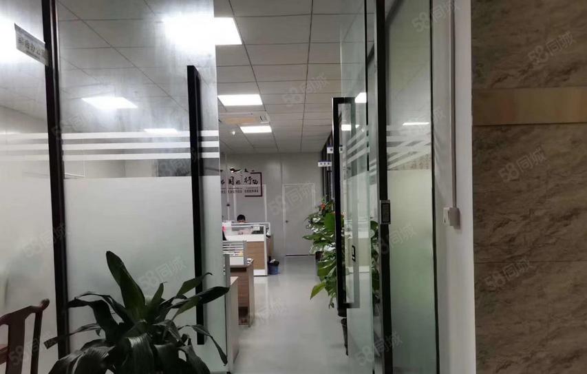 路东本地独院厂房出租3700方，配套齐全