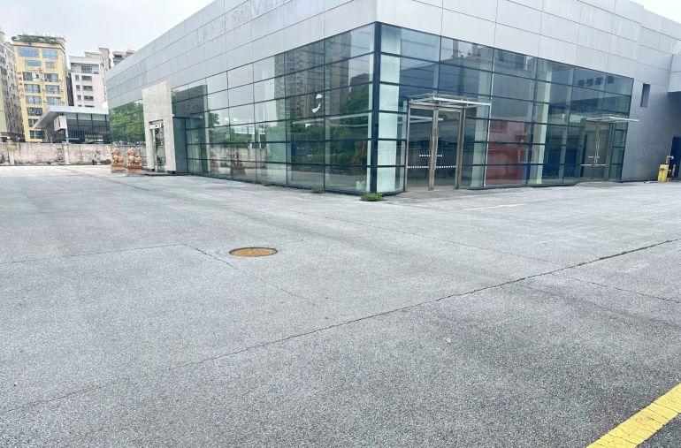 虎门大宁现成4S店招租，豪华装修，空地大，出入方便