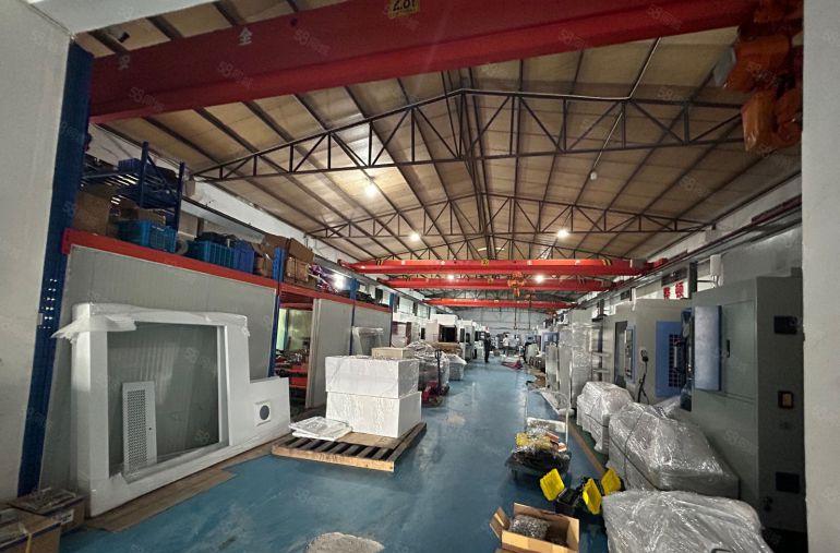 虎门厂房一楼带航车精装修厂房带有地坪漆，好进出大车