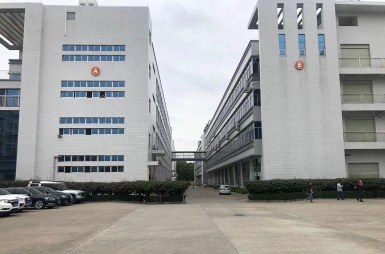 虎门镇龙眼服装产业园2楼1500平带消防喷淋，低价厂房出租