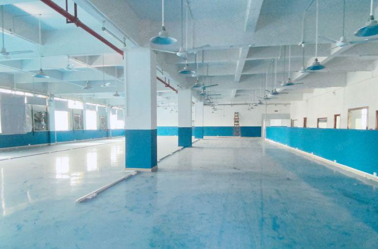 南柵五区现成精装修电子厂房2200平方水电齐全全新地坪漆