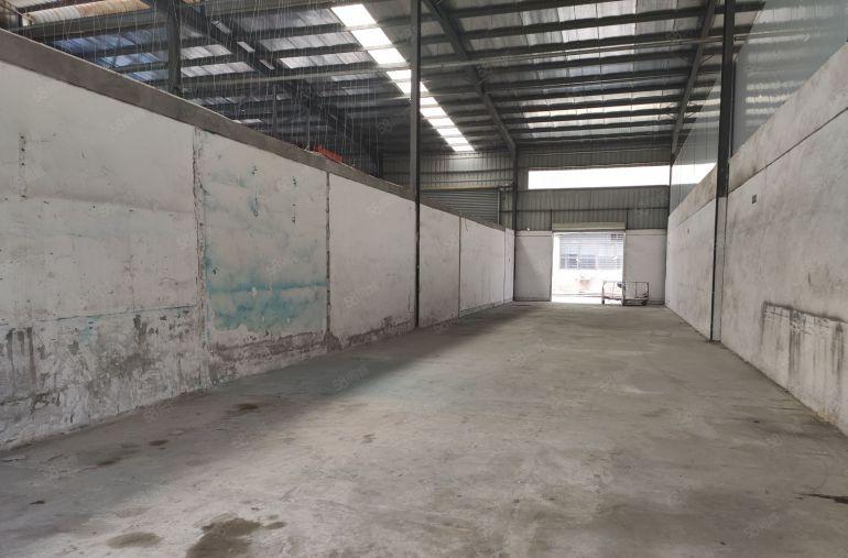 长安沙头一楼300平6000块打包方便进出大货车工业厂房出租