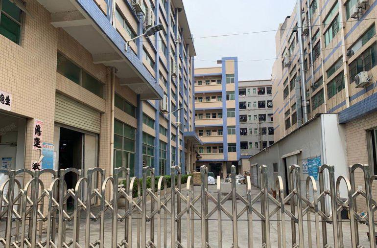 长安镇乌沙靠近深圳新出2楼700平精装修带航车办公室厂房出租