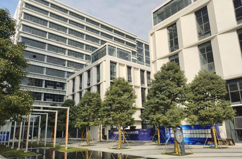 无公摊开发商直租全新高标准厂房15元起十年长约