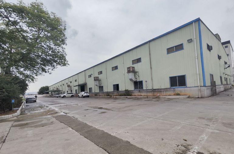 长安镇仓库厂房出租，滴水10米，独门独院，空地超大，使用率高