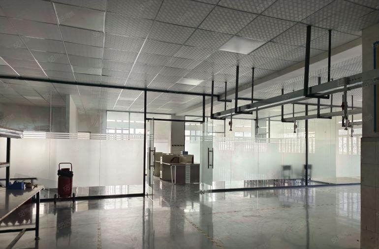 长安增田新出楼上1150平方豪华装修.拎包入驻标准厂房出租