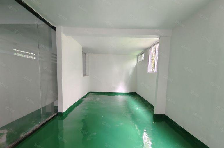 长安万达新出一楼350平，现成地坪漆，可拎包生产