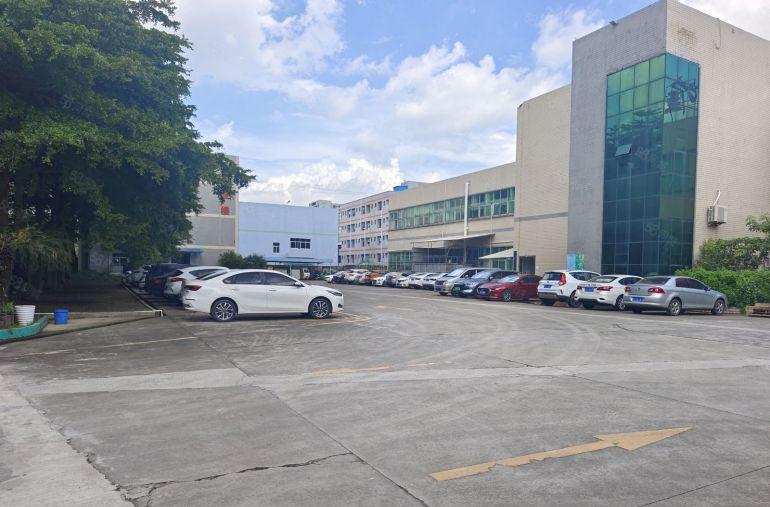 长安新出一楼1300平带装修标准厂房出租，高6米，水电全