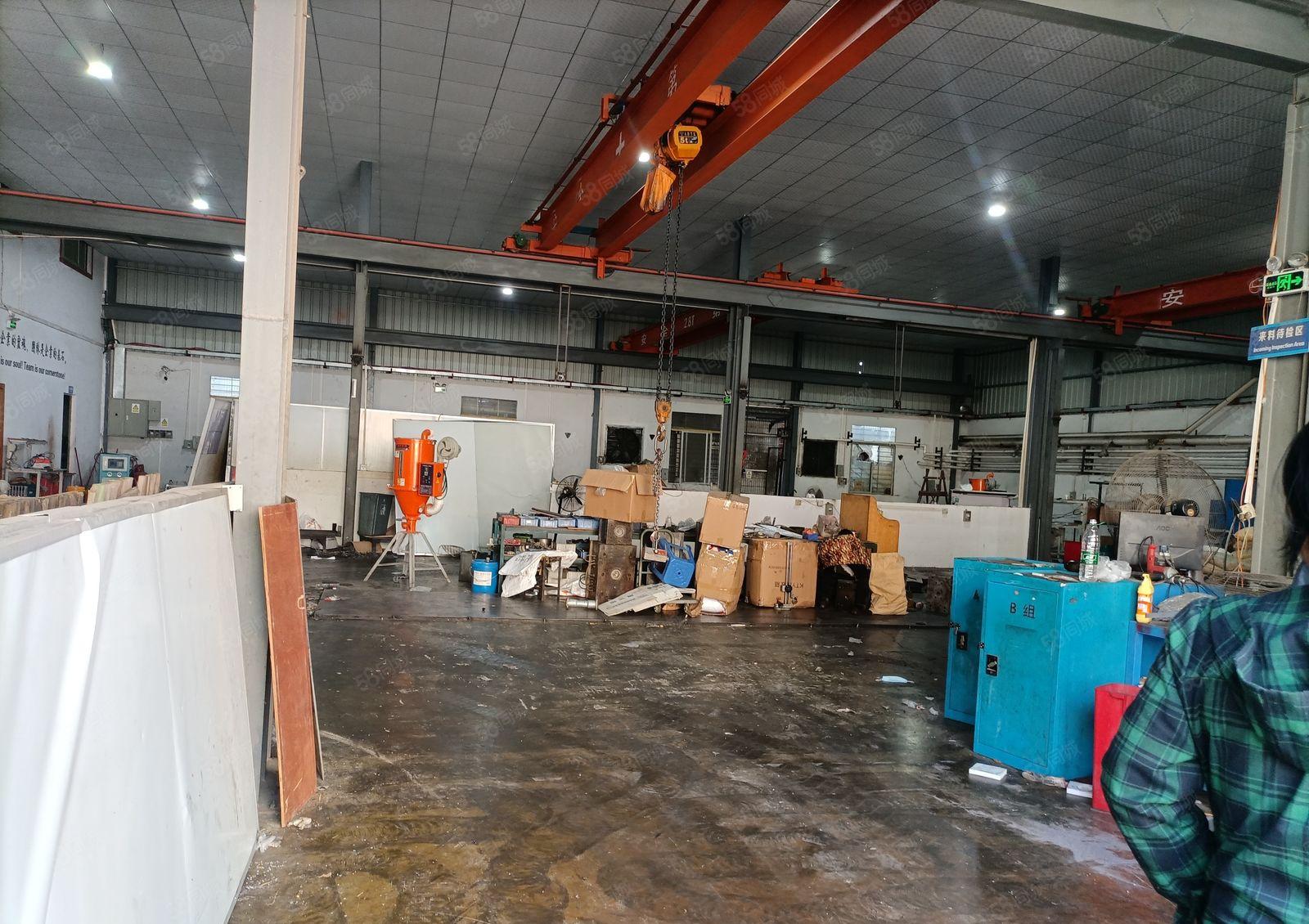 长安厦岗新出带行车，单一层厂房1180平方招租