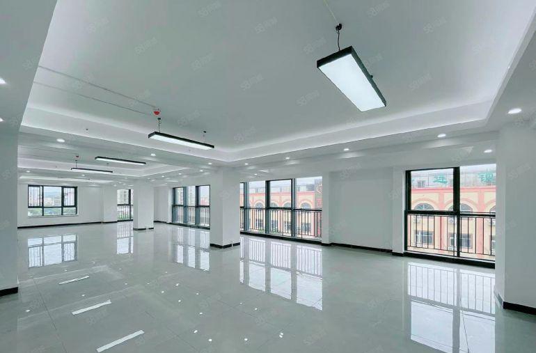 全新写字楼原房东，光线好，两台客梯，低价出租