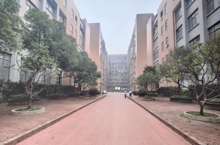 全新红本重工业厂房出租7000平方米可分租一半租金15元