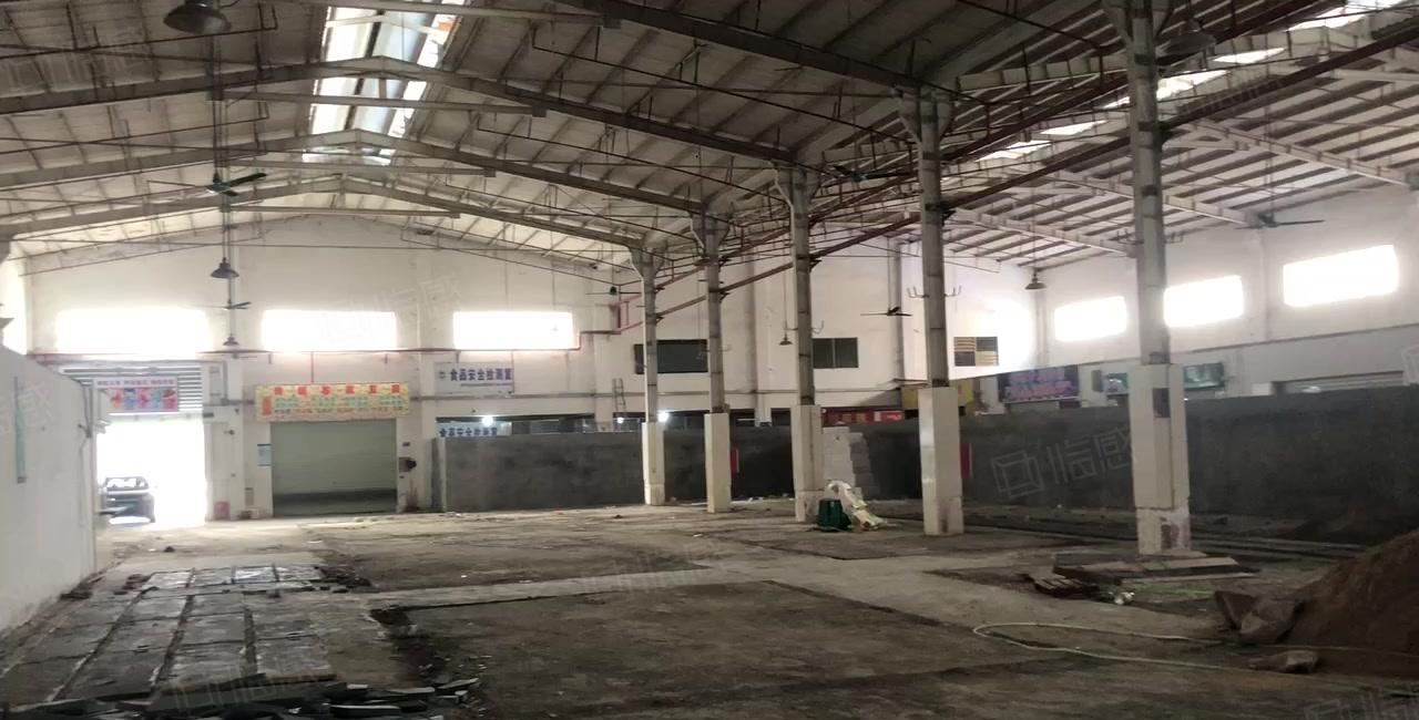 形象好空地大，长安新出单一层滴水八米无柱。可分租五金设备仓库