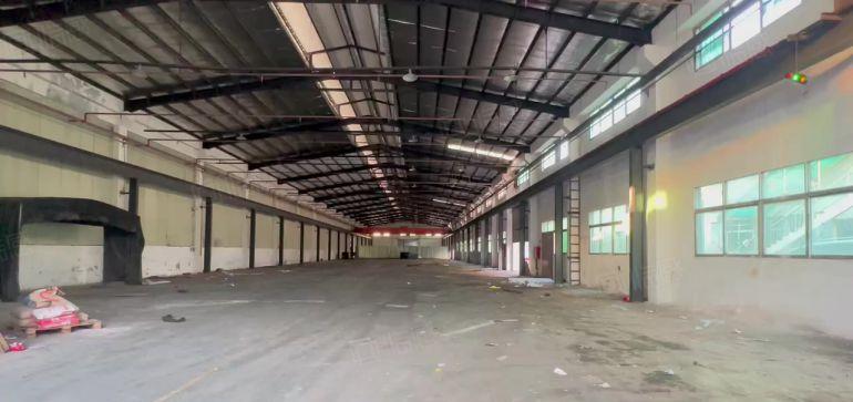 长安镇乌沙原房东单一层2050平现成航车特价厂房出租