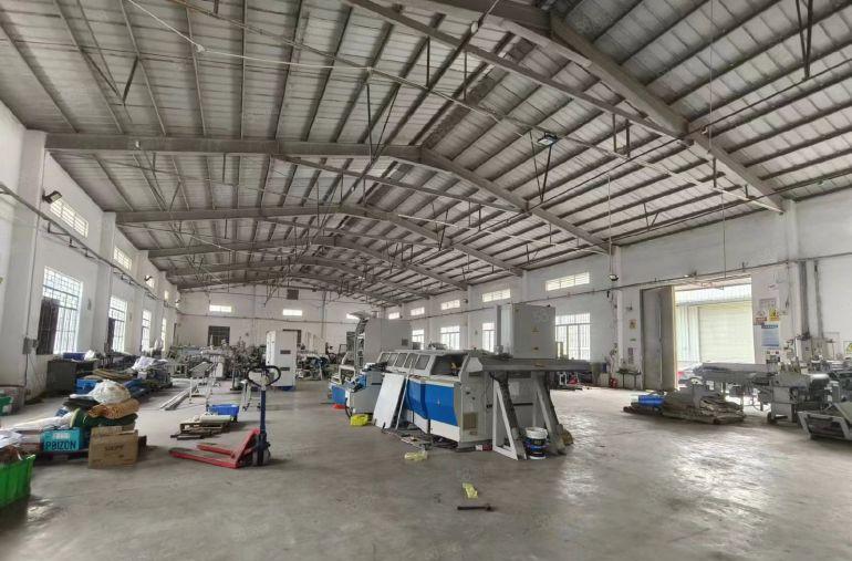 长安镇原房东砖墙到顶单一层厂房1500平米现成办公室装修