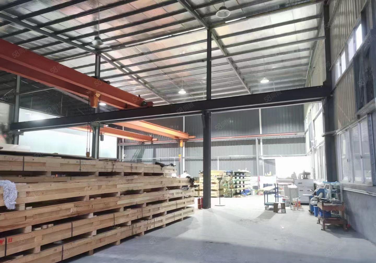 长安新民社区附近有800平厂房出租，带行车有阁楼