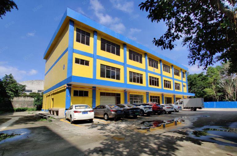 长安街口社区新出原房东厂房三层2000平方，门前空地超大