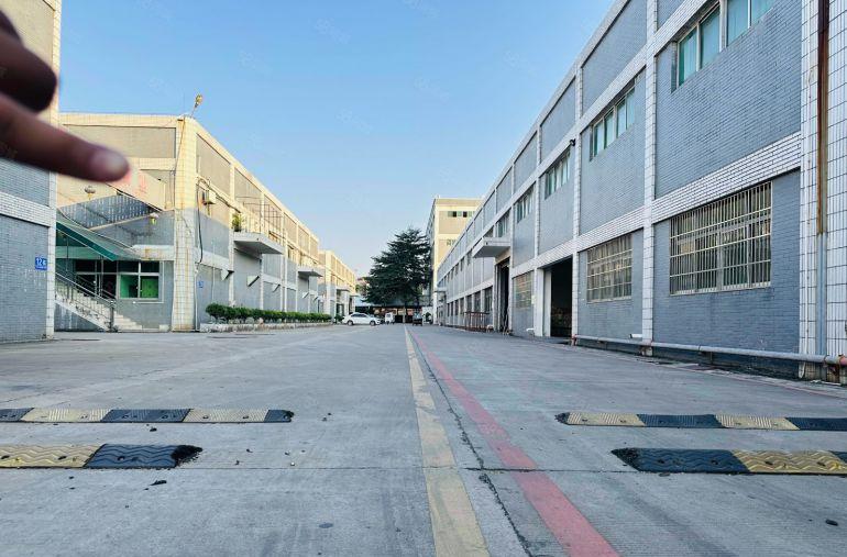 长安镇乌沙原房东单一层2050平现成航车特价厂房出租