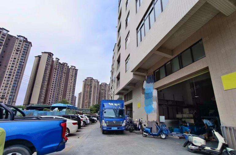 长安锦厦新出一楼1100平方水电齐全好停车低价厂房出租