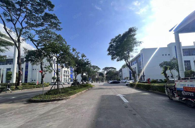 （花园厂房，无尘车间）长安宵边新出楼上精装修厂房1500平！