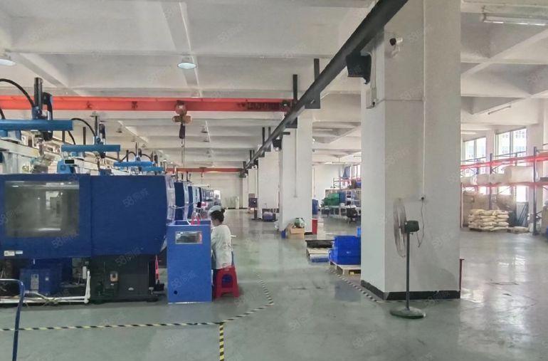 乌沙新出二楼标准厂房出租，300平起分，现低价急租