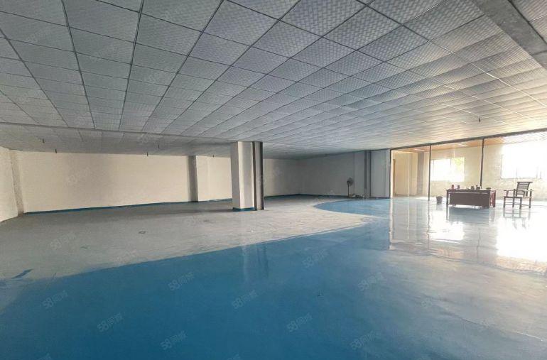 长安乌沙镇园区楼上550平现成装修水电齐全2吨货梯厂房出租