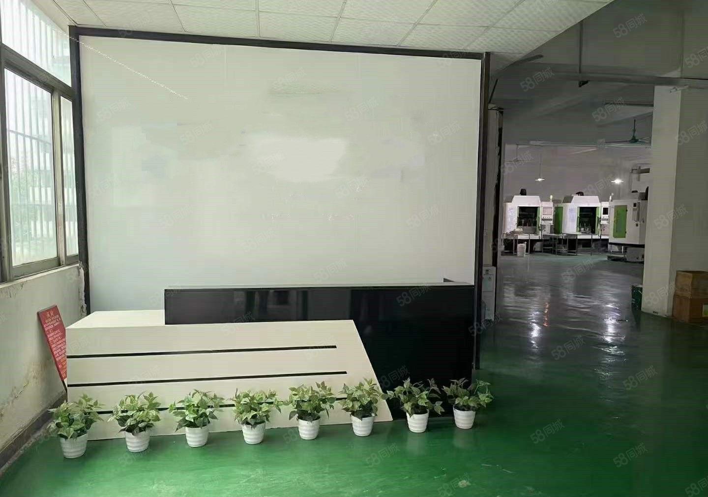 长安新安大桥附近新出二楼850平，水电齐全，地坪漆，办公室