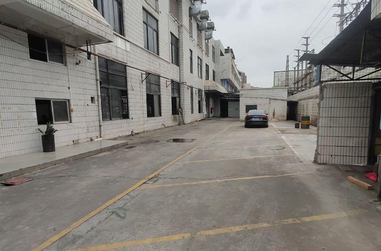 长安镇乌沙靠近深圳独院2500平精装修水电齐全厂房整租，分租