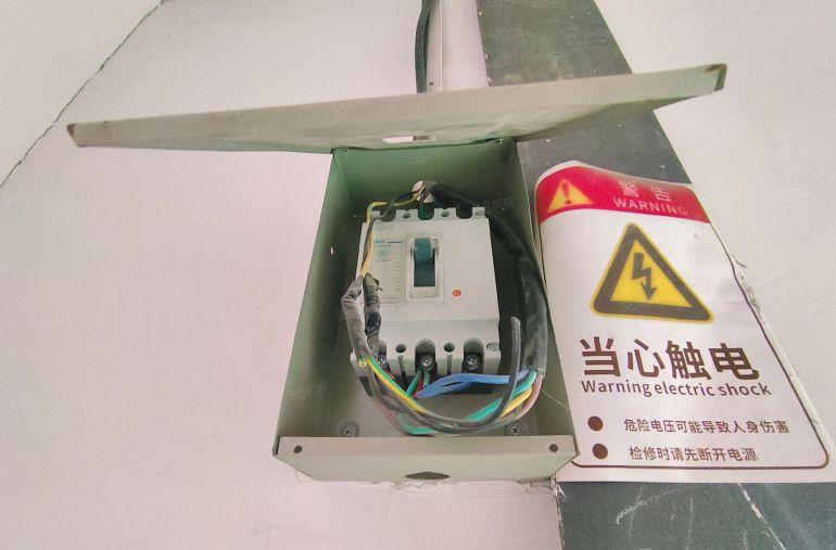 长安沙头省道358太安路200平一楼钢结构，现成装修豪华办公