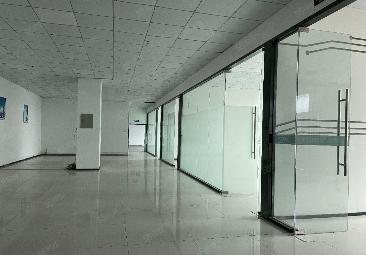 长安新出二楼精装修厂房，靠近主干道交通便利，工业用地可办环评