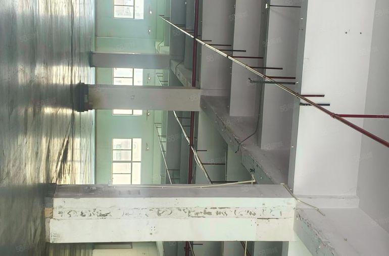 房东直租，长安涌头700平厂房，带精装办公室，园区空地大