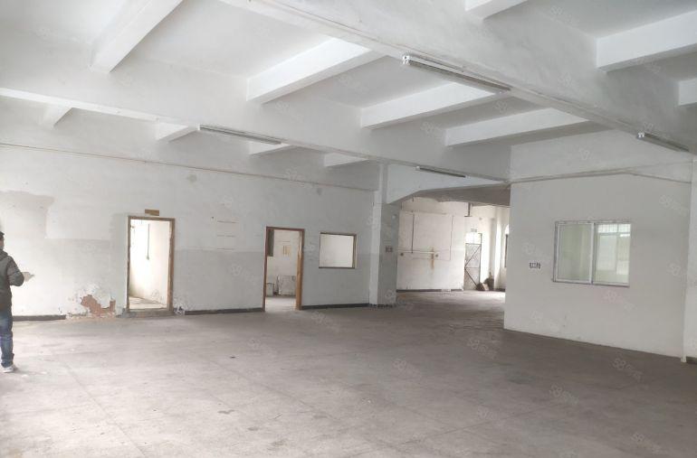 长安街口新空出三楼600平现成办公室精装修低价厂房出租