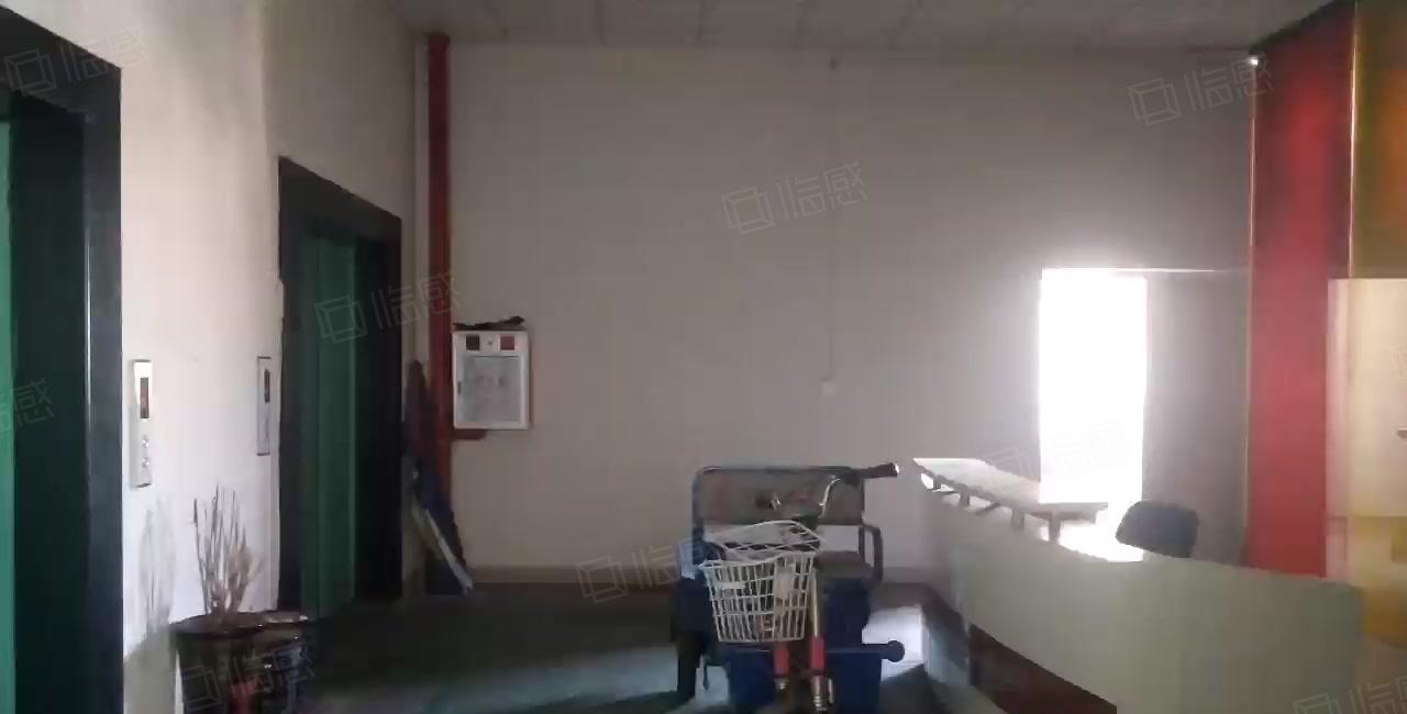 临界深圳 长安锦厦河南工业区 1200平厂房出租 模具 电子