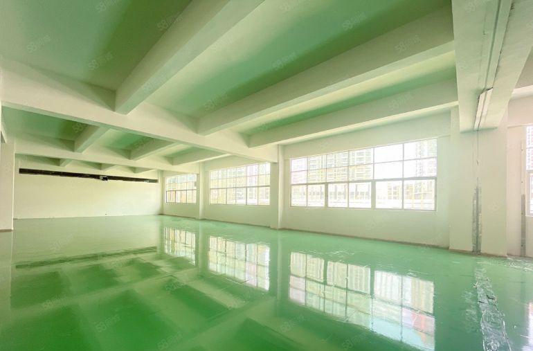 沙头楼上300平12元特价，工业园停车位充足，靠近深圳