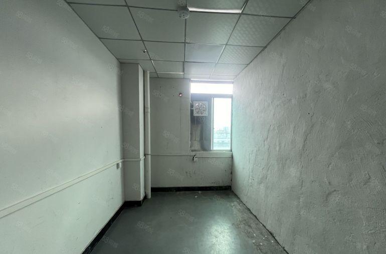 （精装修，带流水线）长安乌沙主干道边新出楼上300平有办公室