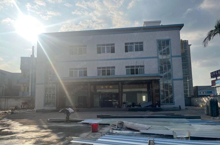 长安镇乌沙原房东全新重工业钢构独门独院厂房低价分租，超大空地