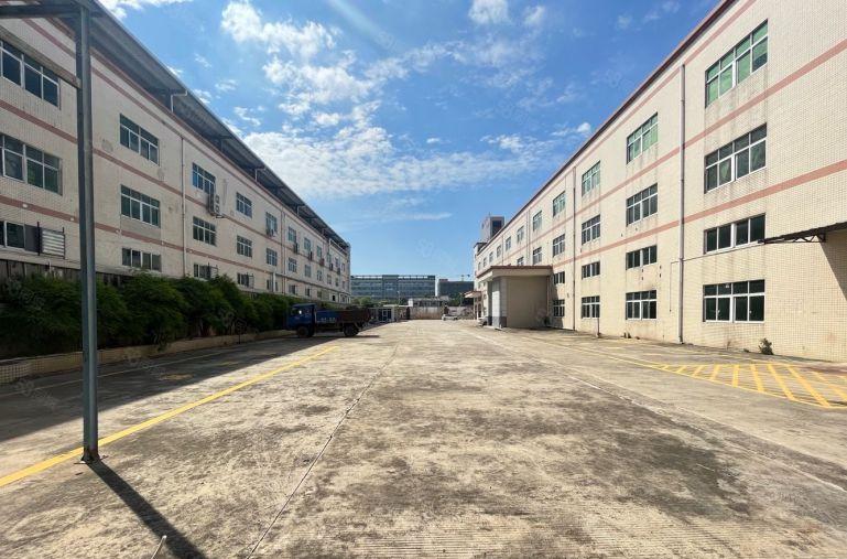 急租长安新出标准厂房出租。独门独院形象好空地非常大带消防喷淋