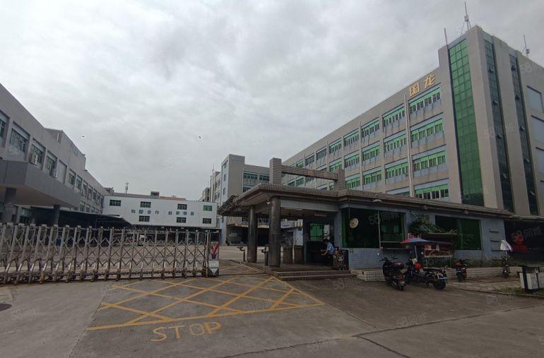 长安镇厦岗社区，3500平方一楼高度6米，水电齐全