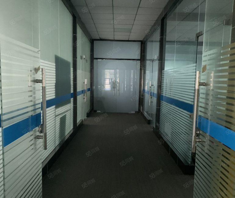 长安镇乌沙靠近深圳新出2楼700平精装修带航车办公室厂房出租