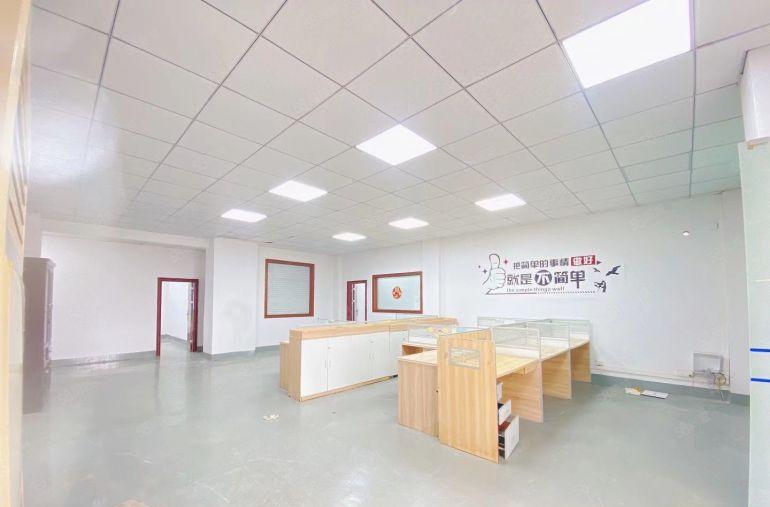 一楼18元250平乌沙厂房，水电齐全，交通方便