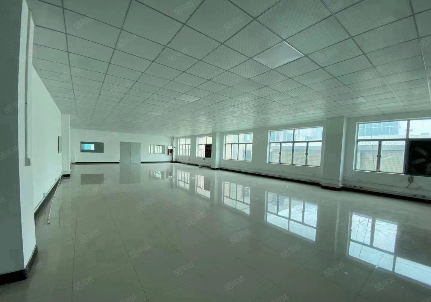 乌沙新空楼上2640平方厂房出租，豪华装修