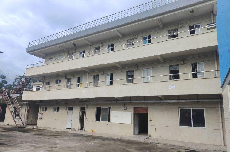 常平单一层独门独院厂房一万一千平方，现成办公室价格便宜实惠。