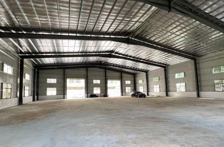 常平镇原房东单一层钢构1300平方厂房出租，空地大，交通便利