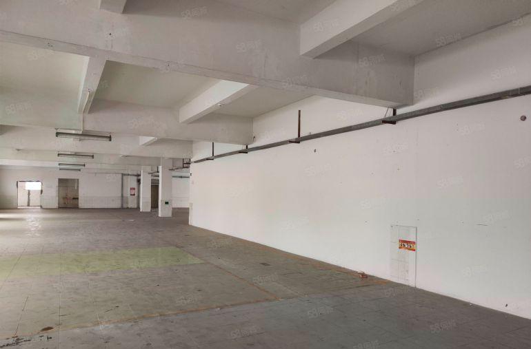 常平漱旧二楼1500平精装厂房本地房东的，价格8块