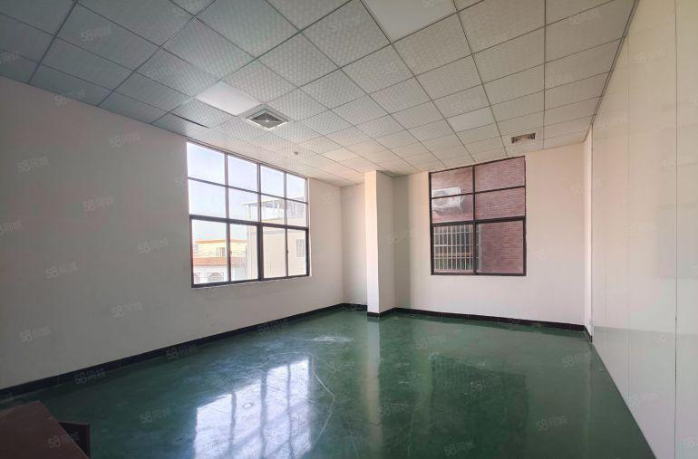 常平镇原房东标准二楼1000平方厂房出租，形象超好，价格便宜