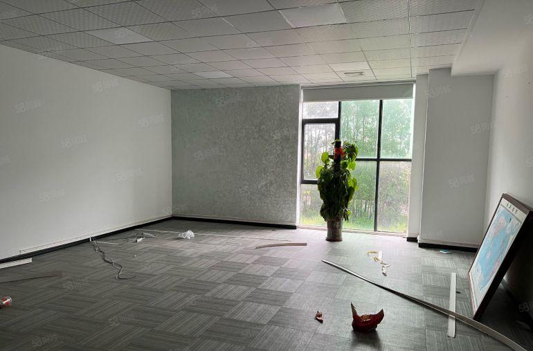 常平7米高一楼带办公室精装修，水电齐全拎包生产