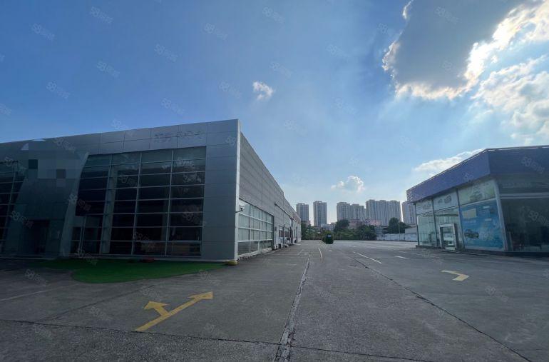 常平现成汽车4S店出租，空地超大，主干道路旁