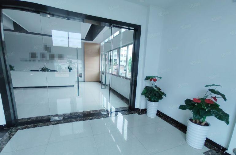 常平原房东独院实际7000平一楼6米高豪装办公室无尘车间